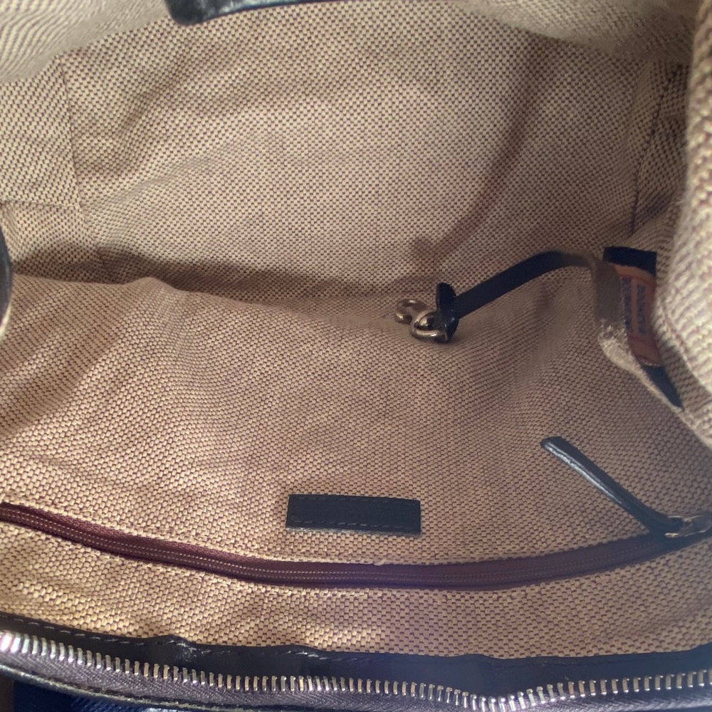 Dooney and Bourke handbag - Picture 12 of 16